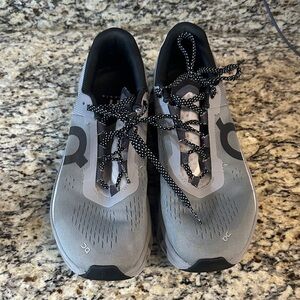 Men’s OnCloud CLOUDMONSTER SIZE 9.5 Athletic Running Shoes